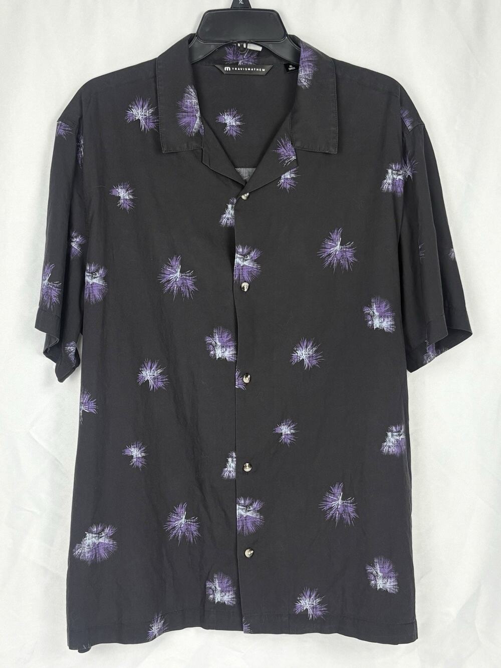 TravisMathew Men’s XL Short Sleeve Button Down Camp Shirt - Black Casino Holiday